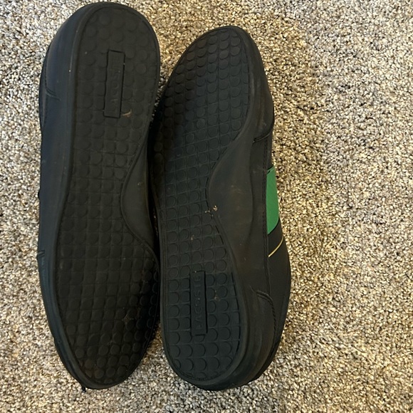 Men’s shoe - Picture 4 of 5